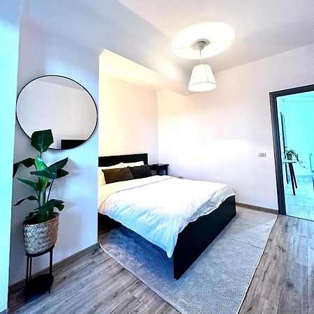 Tree House Appartement Boekarest Buitenkant foto