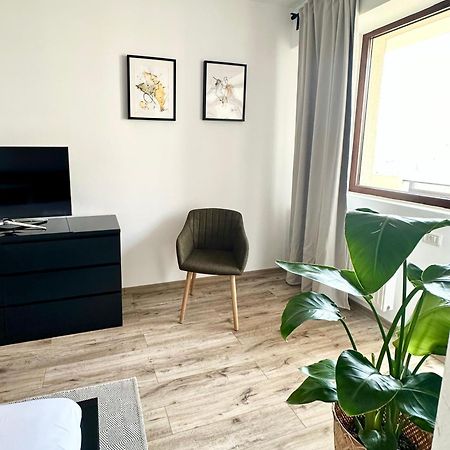 Tree House Appartement Boekarest Buitenkant foto